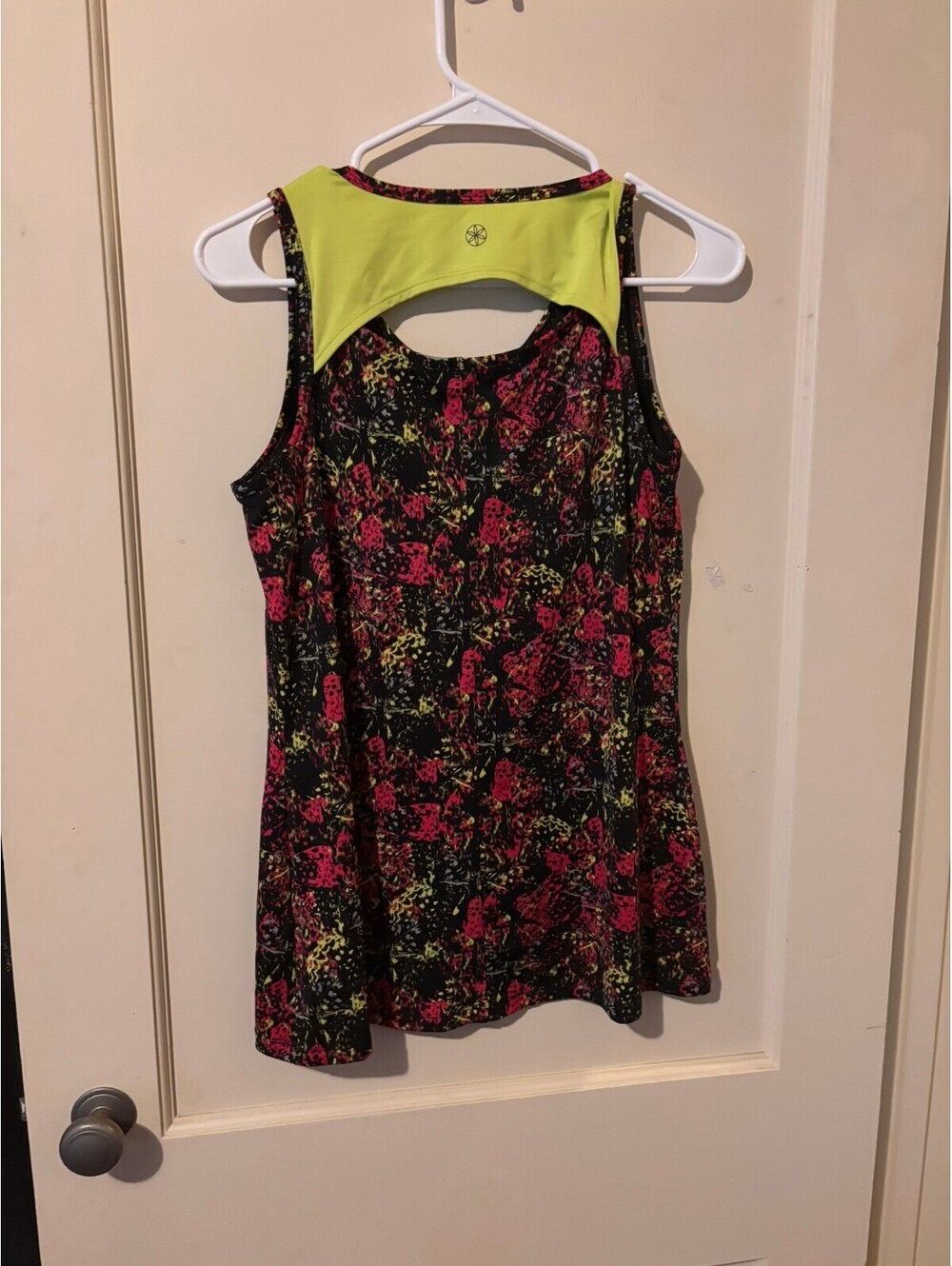 GAIAM black floral athletic tank Large